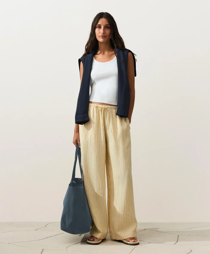 100 % Leinen-Hose mit geradem Bein und Streifenmuster 100 % Leinen-Hose mit geradem Bein und Streifenmuster
