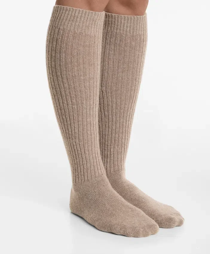 18 % Kaschmir, 13 % Wolle – lange Socken 18 % Kaschmir, 13 % Wolle – lange Socken