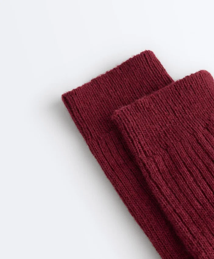 18 % Kaschmir, 13 % Wolle – lange Socken 18 % Kaschmir, 13 % Wolle – lange Socken