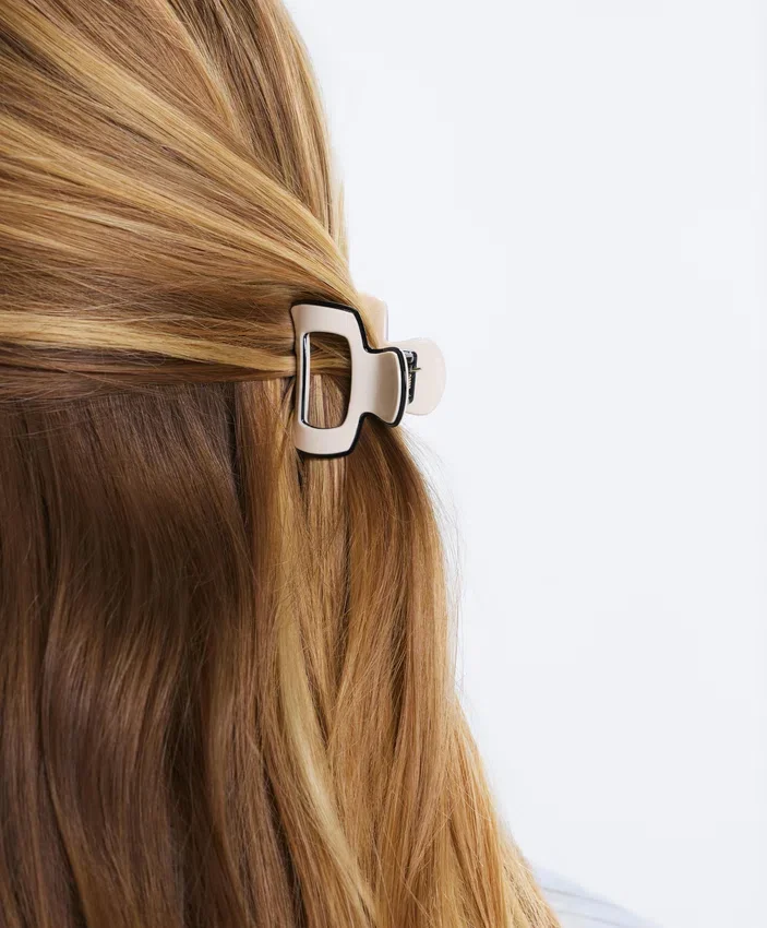 2 Mini-Haarschmuck-Spangen mit Paspelierung 2 Mini-Haarschmuck-Spangen mit Paspelierung