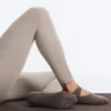 2 Paar gepolsterte, unsichtbare Socken aus Baumwollmischung für Yoga und Pilates mit gekreuzten Bändern 2 Paar gepolsterte, unsichtbare Socken aus Baumwollmischung für Yoga und Pilates mit gekreuzten Bändern