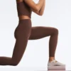 2 Paar gepolsterte Yoga- und Pilates-Socken aus Baumwollmischung mit gekreuzten Bändern 2 Paar gepolsterte Yoga- und Pilates-Socken aus Baumwollmischung mit gekreuzten Bändern