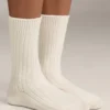 2 Paar klassische gerippte Socken 2 Paar klassische gerippte Socken