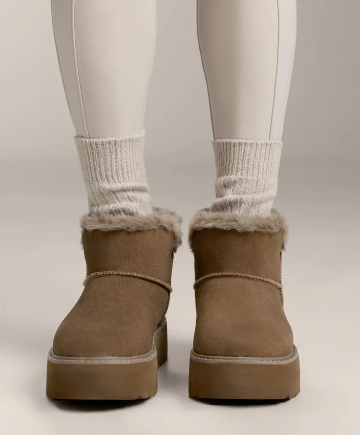 2 Paar klassische gerippte Socken 2 Paar klassische gerippte Socken