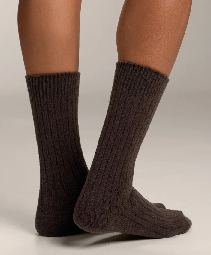 2 Paar klassische gerippte Socken 2 Paar klassische gerippte Socken