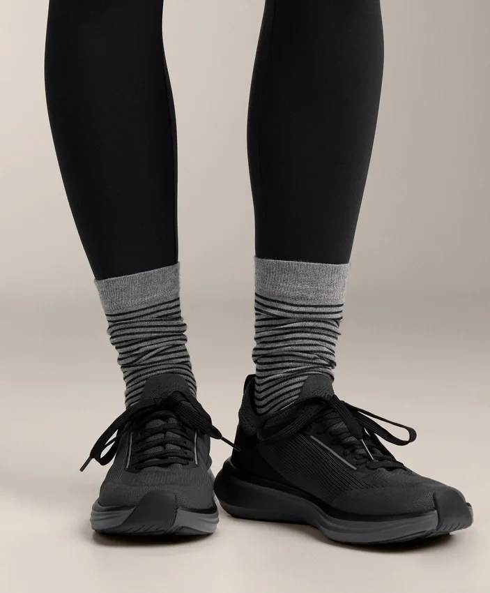 2 Paar klassische Socken aus 55 % Modal und 10 % Kaschmir 2 Paar klassische Socken aus 55 % Modal und 10 % Kaschmir