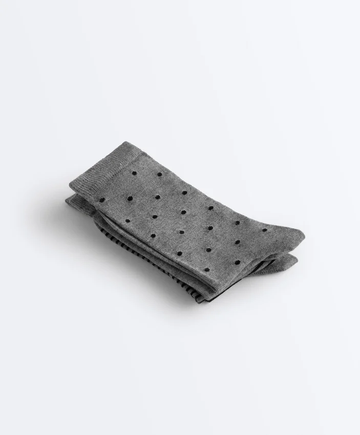 2 Paar klassische Socken aus 55 % Modal und 10 % Kaschmir 2 Paar klassische Socken aus 55 % Modal und 10 % Kaschmir