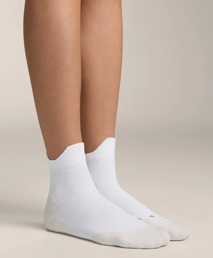 2 Paar kurze Laufsocken aus Polyamidmischung 2 Paar kurze Laufsocken aus Polyamidmischung