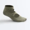 2 Paar Sneaker-Socken aus Baumwollmischung für Yoga und Pilates mit gekreuzten Bändern 2 Paar Sneaker-Socken aus Baumwollmischung für Yoga und Pilates mit gekreuzten Bändern