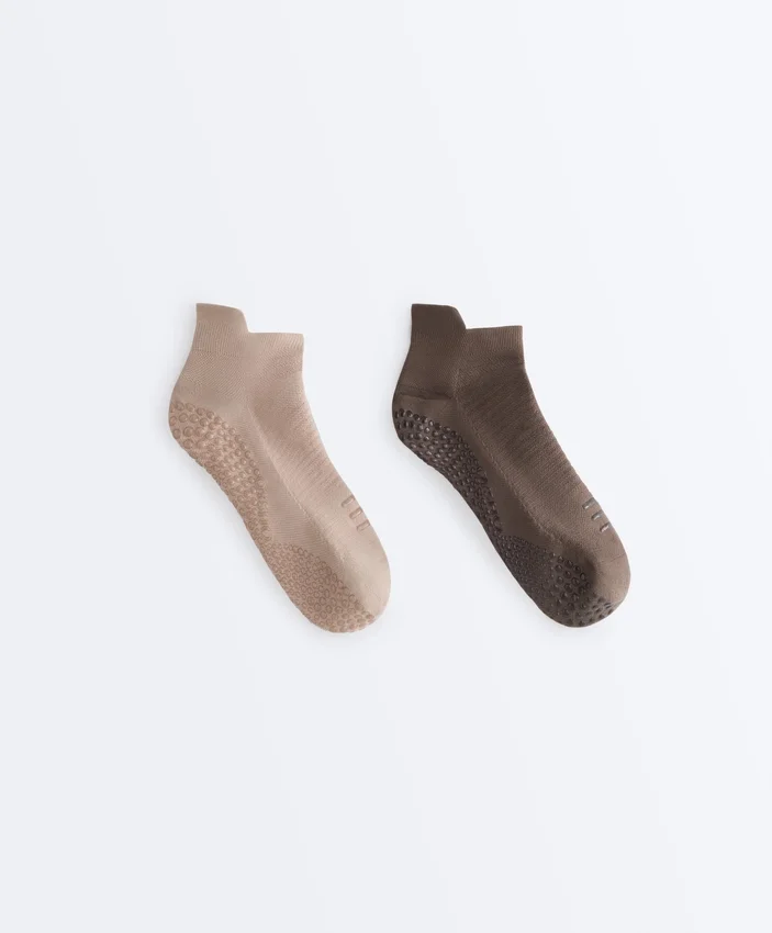 2 Paar Sneaker-Socken aus Polyamid-Mischung für Yoga und Pilates 2 Paar Sneaker-Socken aus Polyamid-Mischung für Yoga und Pilates