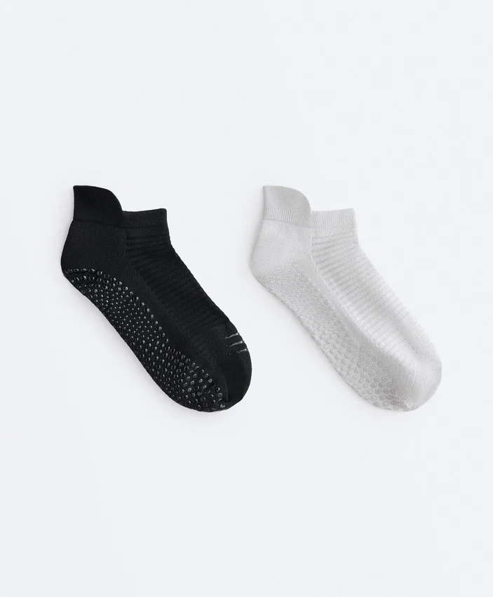 2 Paar Sneaker-Socken aus Polyamid-Mischung für Yoga und Pilates 2 Paar Sneaker-Socken aus Polyamid-Mischung für Yoga und Pilates