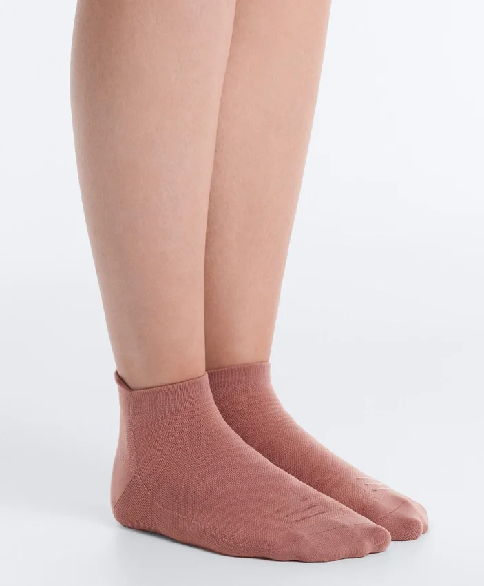 2 Paar Sneaker-Socken aus Polyamid-Mischung für Yoga und Pilates 2 Paar Sneaker-Socken aus Polyamid-Mischung für Yoga und Pilates
