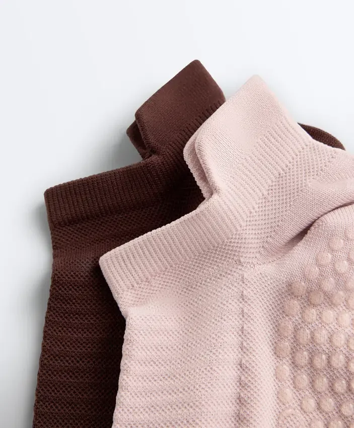 2 Paar Sneaker-Socken aus Polyamid-Mischung für Yoga und Pilates 2 Paar Sneaker-Socken aus Polyamid-Mischung für Yoga und Pilates