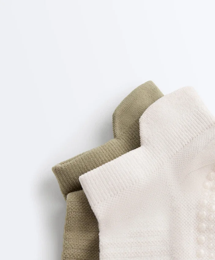 2 Paar Sneaker-Socken aus Polyamid-Mischung für Yoga und Pilates 2 Paar Sneaker-Socken aus Polyamid-Mischung für Yoga und Pilates