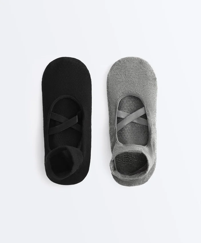 2 Paar Yoga- und Pilates-Socken aus Baumwollmischung mit gekreuzten Bändern 2 Paar Yoga- und Pilates-Socken aus Baumwollmischung mit gekreuzten Bändern