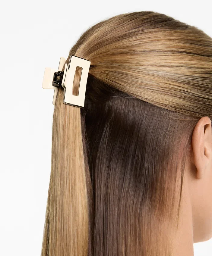 2 quadratische Haarschmuck-Spangen mit Paspel 2 quadratische Haarschmuck-Spangen mit Paspel