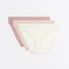 3 klassische Slips aus geripptem Baumwollstoff 3 klassische Slips aus geripptem Baumwollstoff