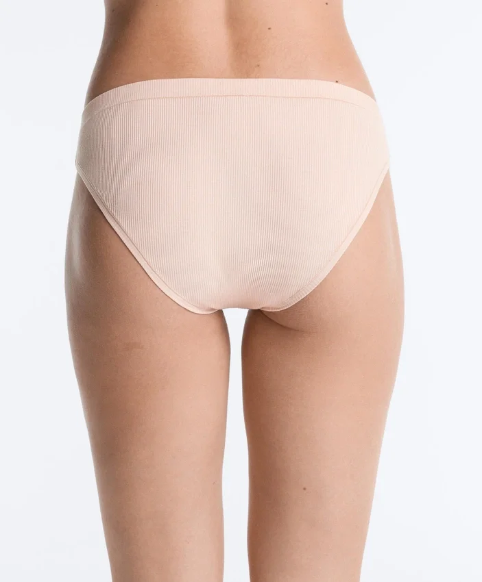3 klassische Slips aus geripptem Baumwollstoff 3 klassische Slips aus geripptem Baumwollstoff