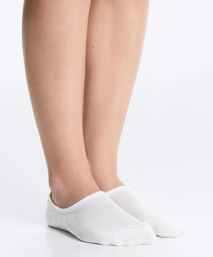 3 Paar hochgeschnittene, unsichtbare Sport-Sneaker-Socken aus einer Polyamid-Mischung 3 Paar hochgeschnittene, unsichtbare Sport-Sneaker-Socken aus einer Polyamid-Mischung