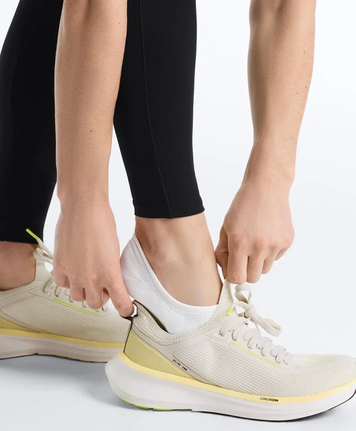 3 Paar hochgeschnittene, unsichtbare Sport-Sneaker-Socken aus einer Polyamid-Mischung 3 Paar hochgeschnittene, unsichtbare Sport-Sneaker-Socken aus einer Polyamid-Mischung