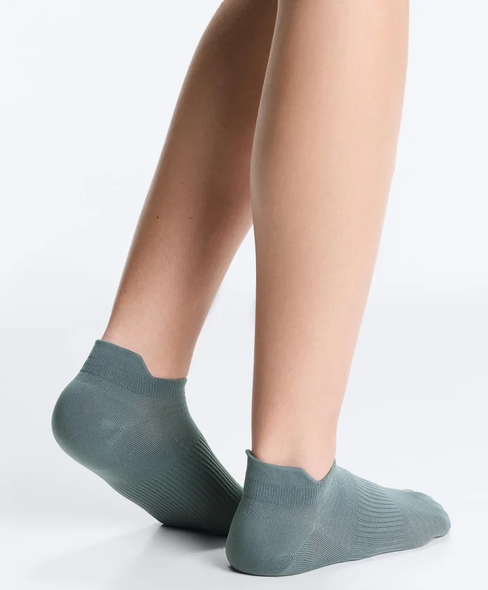 3 Paar Sneaker-Socken aus Polyamid-Mischgewebe mit Fersenlasche 3 Paar Sneaker-Socken aus Polyamid-Mischgewebe mit Fersenlasche
