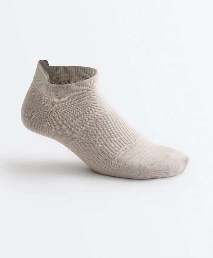 3 Paar Sneaker-Socken aus Polyamid-Mischgewebe mit Fersenlasche 3 Paar Sneaker-Socken aus Polyamid-Mischgewebe mit Fersenlasche