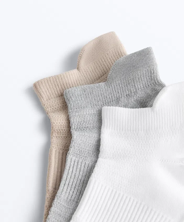 3 Paar Sneaker-Socken aus Polyamid-Mischgewebe mit Fersenlasche 3 Paar Sneaker-Socken aus Polyamid-Mischgewebe mit Fersenlasche