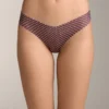 3 unsichtbare, lasergeschnittene Bikinis-Slips aus Polyamid-Mischgewebe mit V-Ausschnitt 3 unsichtbare, lasergeschnittene Bikinis-Slips aus Polyamid-Mischgewebe mit V-Ausschnitt