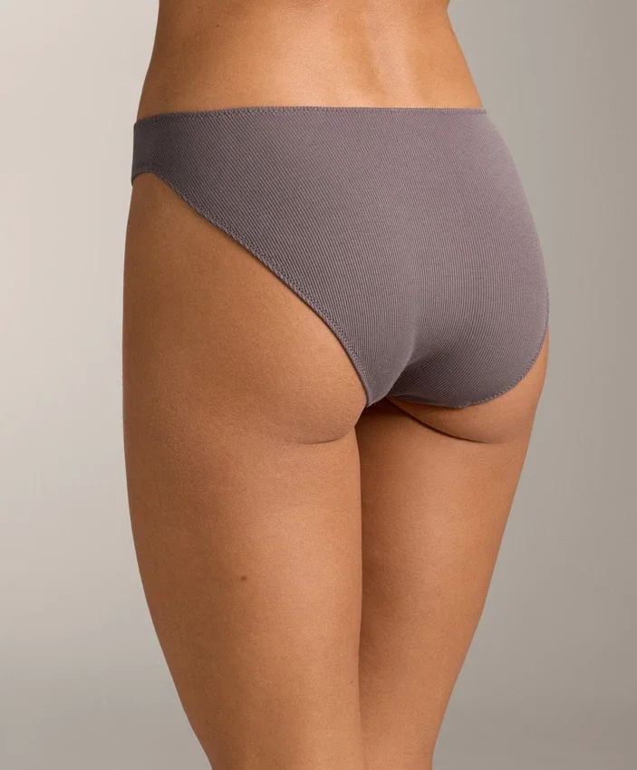 5 klassische Slips aus gerippter Baumwolle mit U-Ausschnitt 5 klassische Slips aus gerippter Baumwolle mit U-Ausschnitt