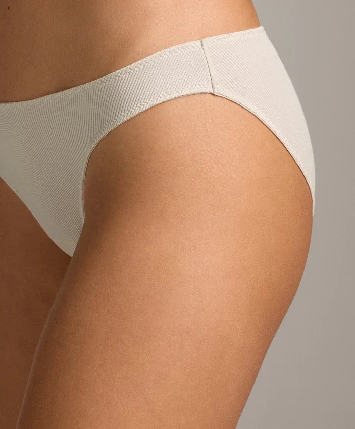 5 klassische Slips aus gerippter Baumwolle mit U-Ausschnitt 5 klassische Slips aus gerippter Baumwolle mit U-Ausschnitt