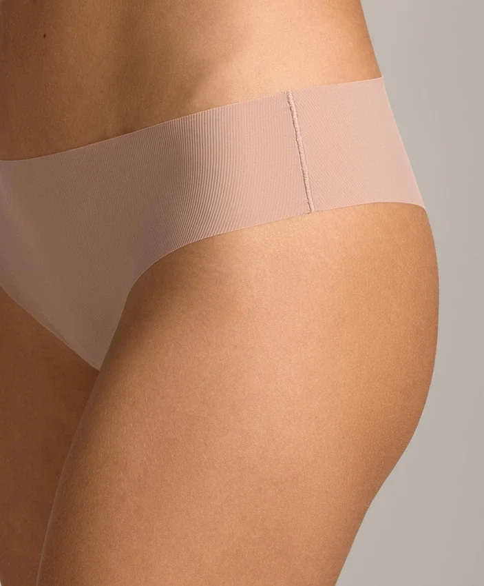 5 lasergeschnittene, unsichtbare Brazilian-Slips aus leicht geripptem Polyamid-Mischgewebe 5 lasergeschnittene, unsichtbare Brazilian-Slips aus leicht geripptem Polyamid-Mischgewebe