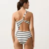 Asymmetrischer gestreifter Trikinis aus Häkelstoff Asymmetrischer gestreifter Trikinis aus Häkelstoff