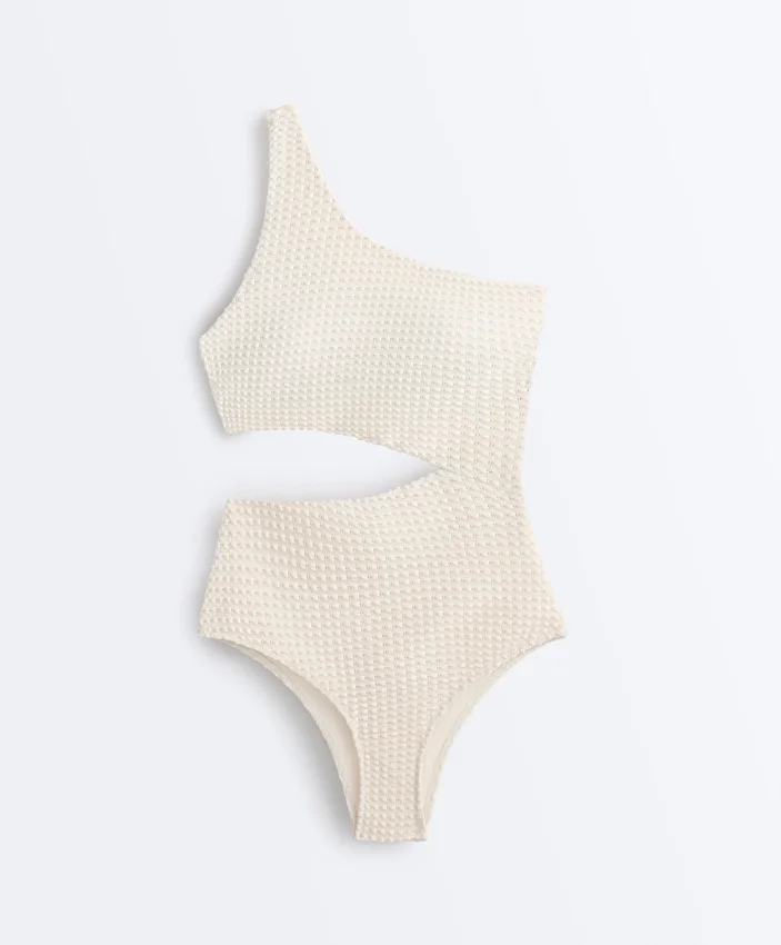Asymmetrischer Trikinis mit Bubble-Häkelmuster Asymmetrischer Trikinis mit Bubble-Häkelmuster