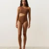 Asymmetrischer Trikinis mit Knitteroptik Asymmetrischer Trikinis mit Knitteroptik