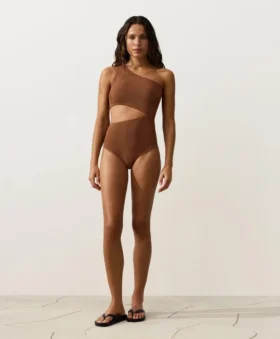 Asymmetrischer Trikinis mit Knitteroptik