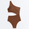 Asymmetrischer Trikinis mit Knitteroptik Asymmetrischer Trikinis mit Knitteroptik