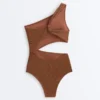 Asymmetrischer Trikinis mit Knitteroptik Asymmetrischer Trikinis mit Knitteroptik