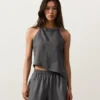 Asymmetrisches, ärmelloses Oberteil aus 100 % Leinen Asymmetrisches, ärmelloses Oberteil aus 100 % Leinen