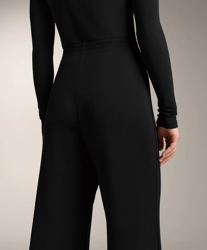 Ausgestellte Hose aus Soft Touch-Modal Ausgestellte Hose aus Soft Touch-Modal