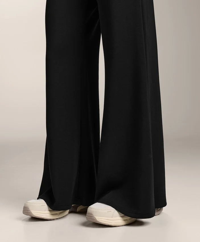 Ausgestellte Hose aus Soft Touch-Modal Ausgestellte Hose aus Soft Touch-Modal
