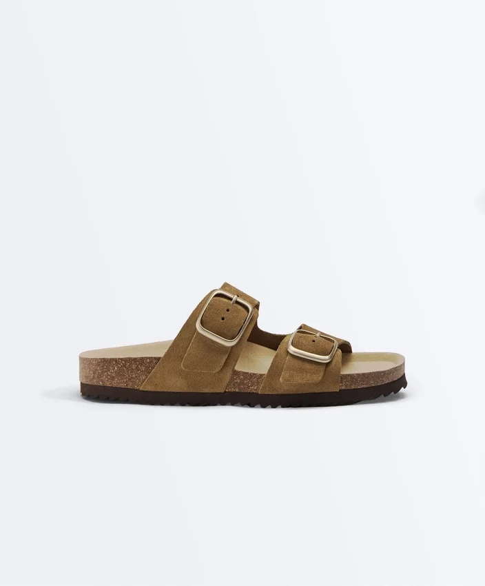 Badesandalen aus Spaltleder mit Schnalle Badesandalen aus Spaltleder mit Schnalle