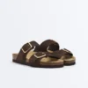 Badesandalen aus Spaltleder mit Schnalle Badesandalen aus Spaltleder mit Schnalle