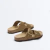 Badesandalen aus Spaltleder mit Schnalle Badesandalen aus Spaltleder mit Schnalle
