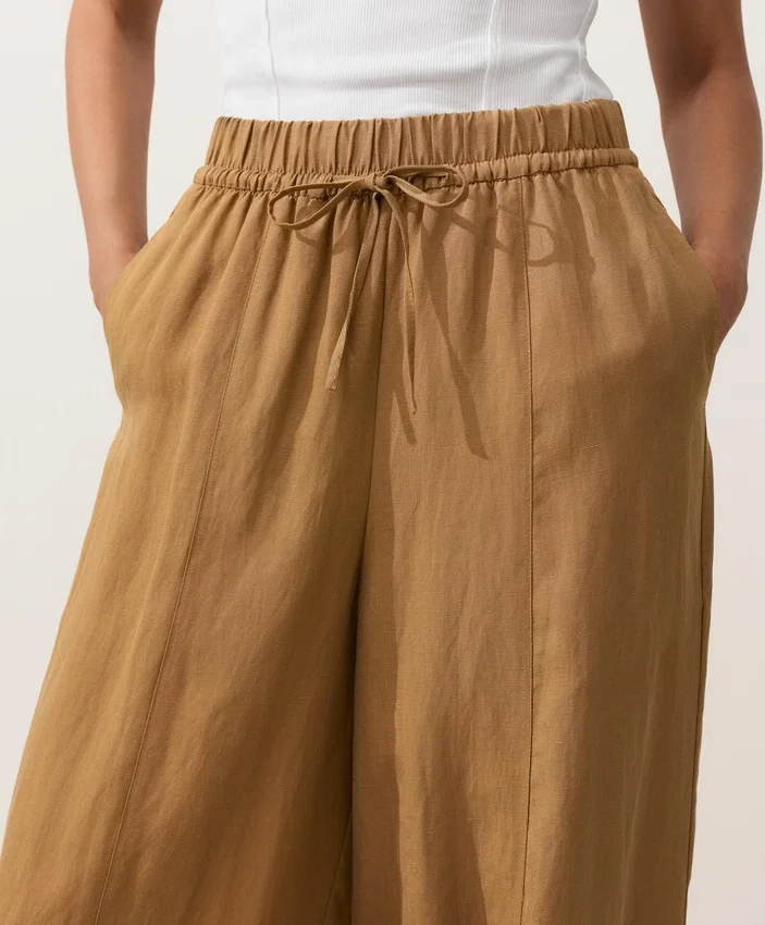 Ballonhose aus Lyocell-Mischung und 24 % Leinen mit Nähten Ballonhose aus Lyocell-Mischung und 24 % Leinen mit Nähten