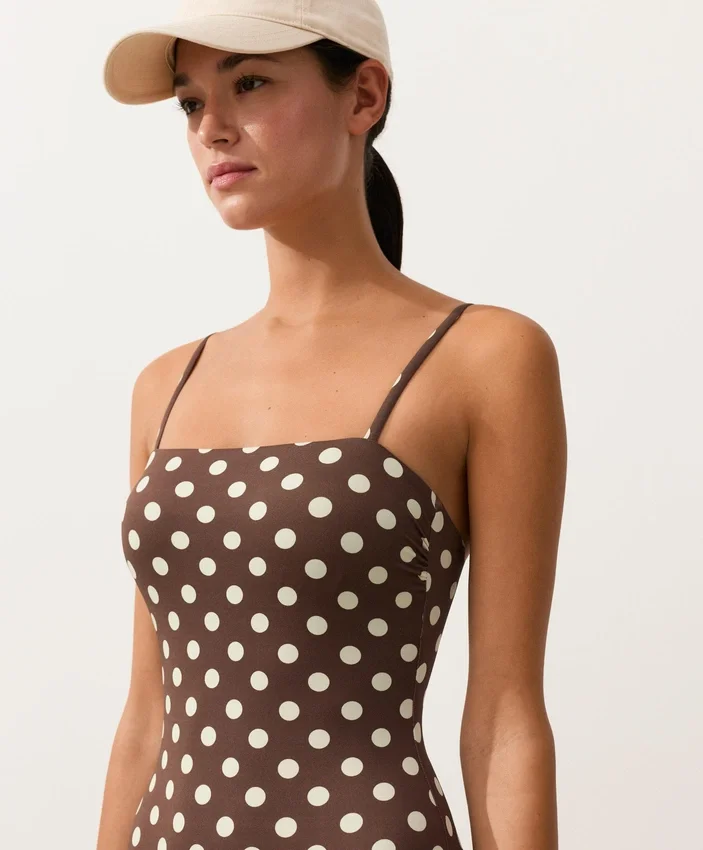 Bandeau-Badeanzug aus Piqué mit Polka-Dots Bandeau-Badeanzug aus Piqué mit Polka-Dots