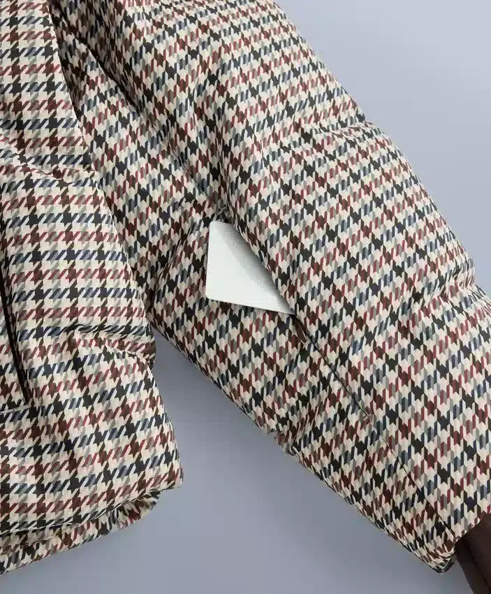Bedruckte, wattierte Jacke aus 80 % Daunen und 20 % Federn Minardi Piume Ski 10K Bedruckte, wattierte Jacke aus 80 % Daunen und 20 % Federn Minardi Piume Ski 10K