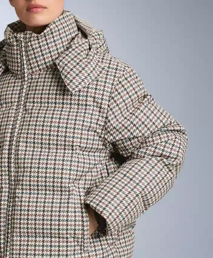 Bedruckte, wattierte Jacke aus 80 % Daunen und 20 % Federn Minardi Piume Ski 10K Bedruckte, wattierte Jacke aus 80 % Daunen und 20 % Federn Minardi Piume Ski 10K