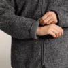 Übergroße Jacke aus Kunstlammfell mit Kapuze aus Kunstfell Übergroße Jacke aus Kunstlammfell mit Kapuze aus Kunstfell