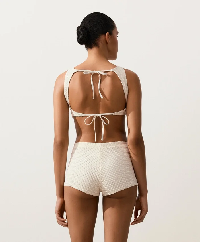 Bikini-Oberteil aus Häkelstoff mit Bubble-Textur Bikini-Oberteil aus Häkelstoff mit Bubble-Textur