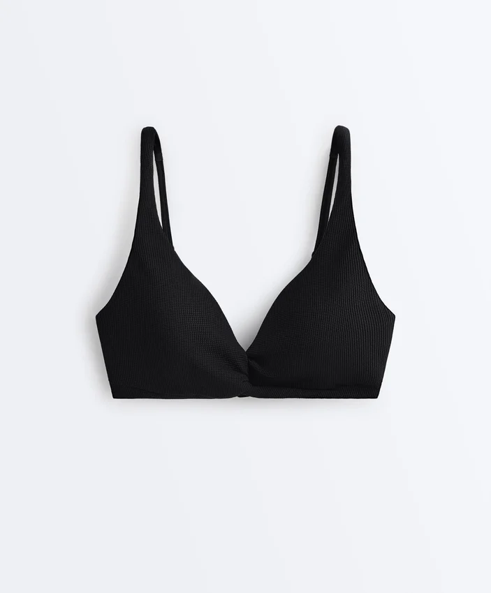 Bikini-Oberteil aus Piqué mit Bindeband im Nacken Bikini-Oberteil aus Piqué mit Bindeband im Nacken